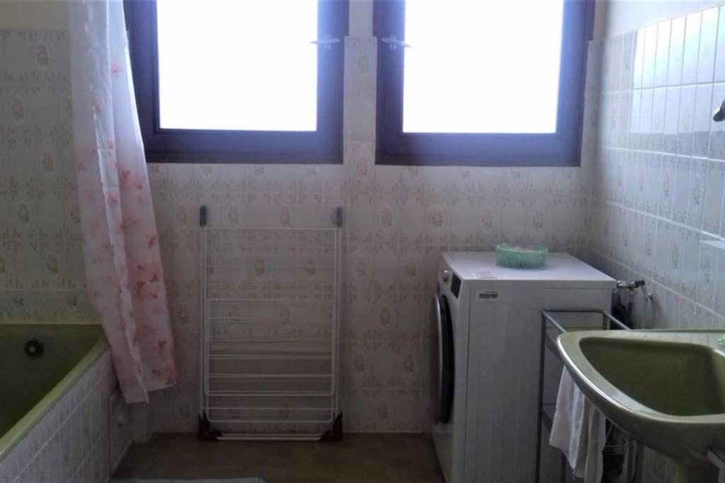 Spacieux Appartement Proche Centre Et Piscine コンドン エクステリア 写真